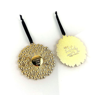 kopen Op maat gemaakte glanzende gouden ornamenten van de BEATLES Event Sandblasting Decoraties met fluwelen handgemaakte doos online vervaardiging