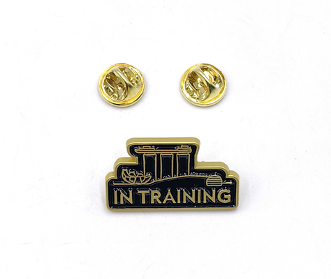kopen Dubbele vlindersluiting zwarte emaille badge met unieke plastic doos. De perfecte toevoeging aan je reversspeld collectie. online vervaardiging
